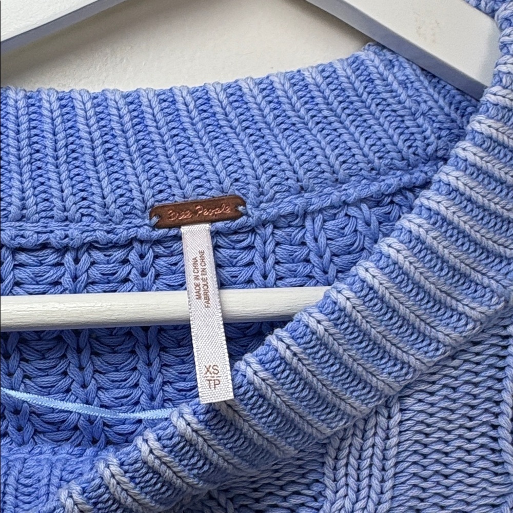 NEW Free People Frankie Cable Sweater in Della Robbia Blue size XS - Picture 7 of 8